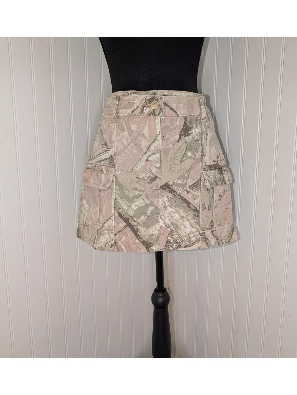 Disclosure Pink Camo Mini Skirt with Pockets Size 9/29